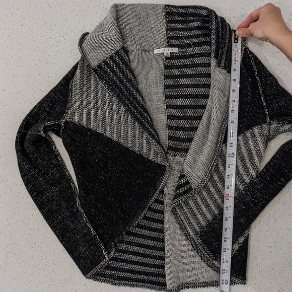 CAbi Women's Wool Blend Cardigan Sweater Open Collared Gray Black Long Sleeve S - Picture 4 of 8